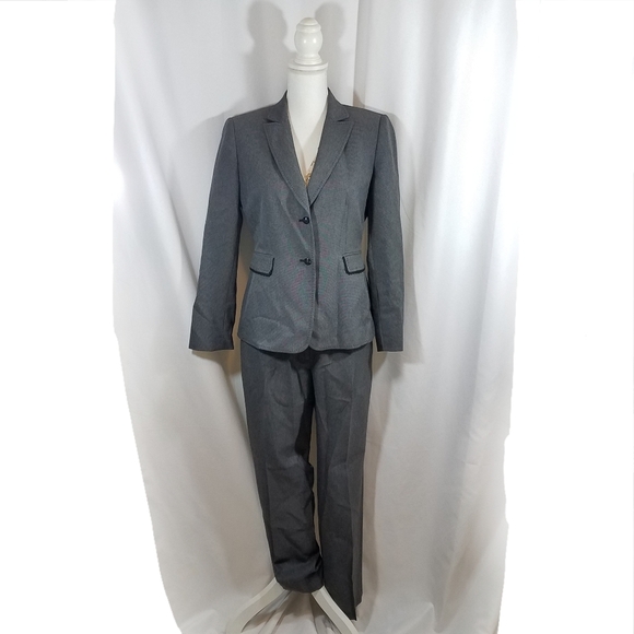 Tahari Jackets & Blazers - Tahari Gray Pant Suit 6P